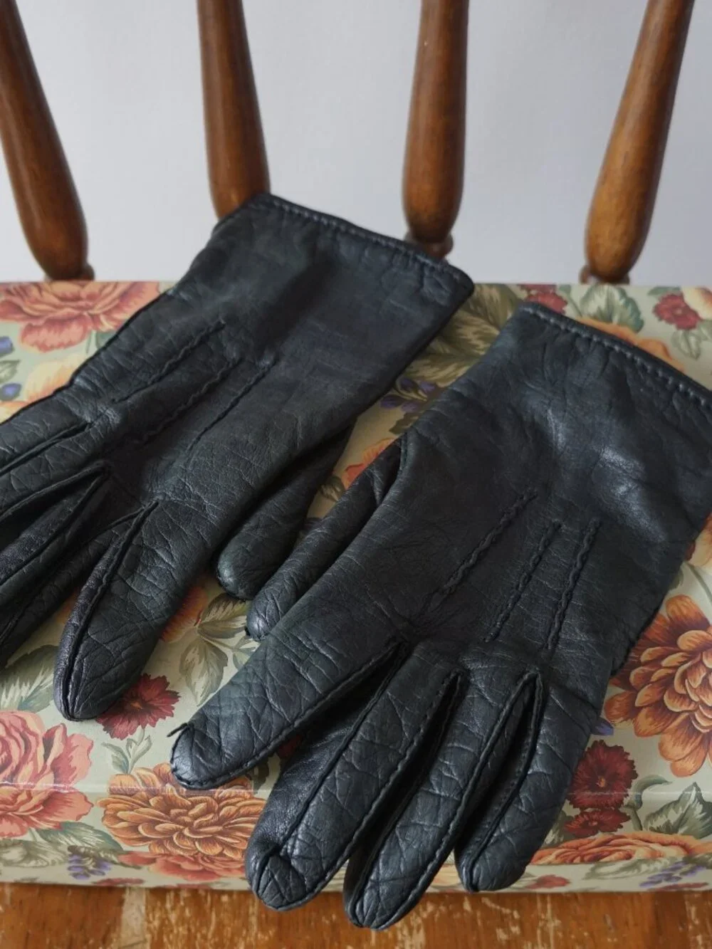 Vintage Genuine Lambskin Leather Gloves 🖤  Size S/M